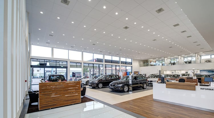 Bộ sưu tập 30+ mẫu showroom ô tô đẹp & hiện đại dẫn đầu xu hướng 2025