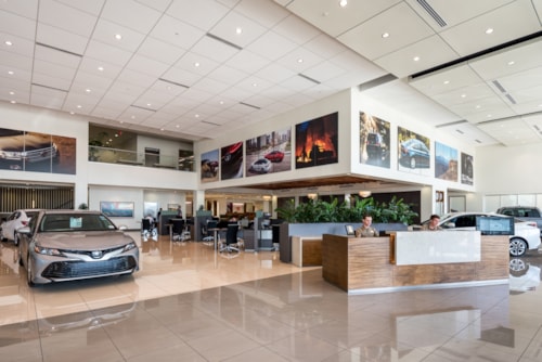 Bộ sưu tập 30+ mẫu showroom ô tô đẹp & hiện đại dẫn đầu xu hướng 2025